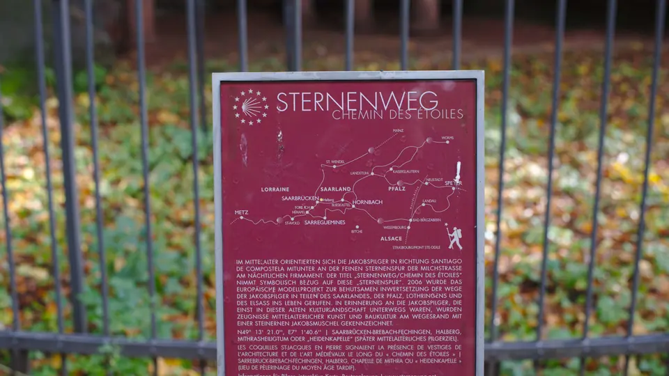 Symbolbild: generisches fotografisches Themenmotiv. Keine Aufnahme des Eintrags, der genannten Personen oder des Ortes.